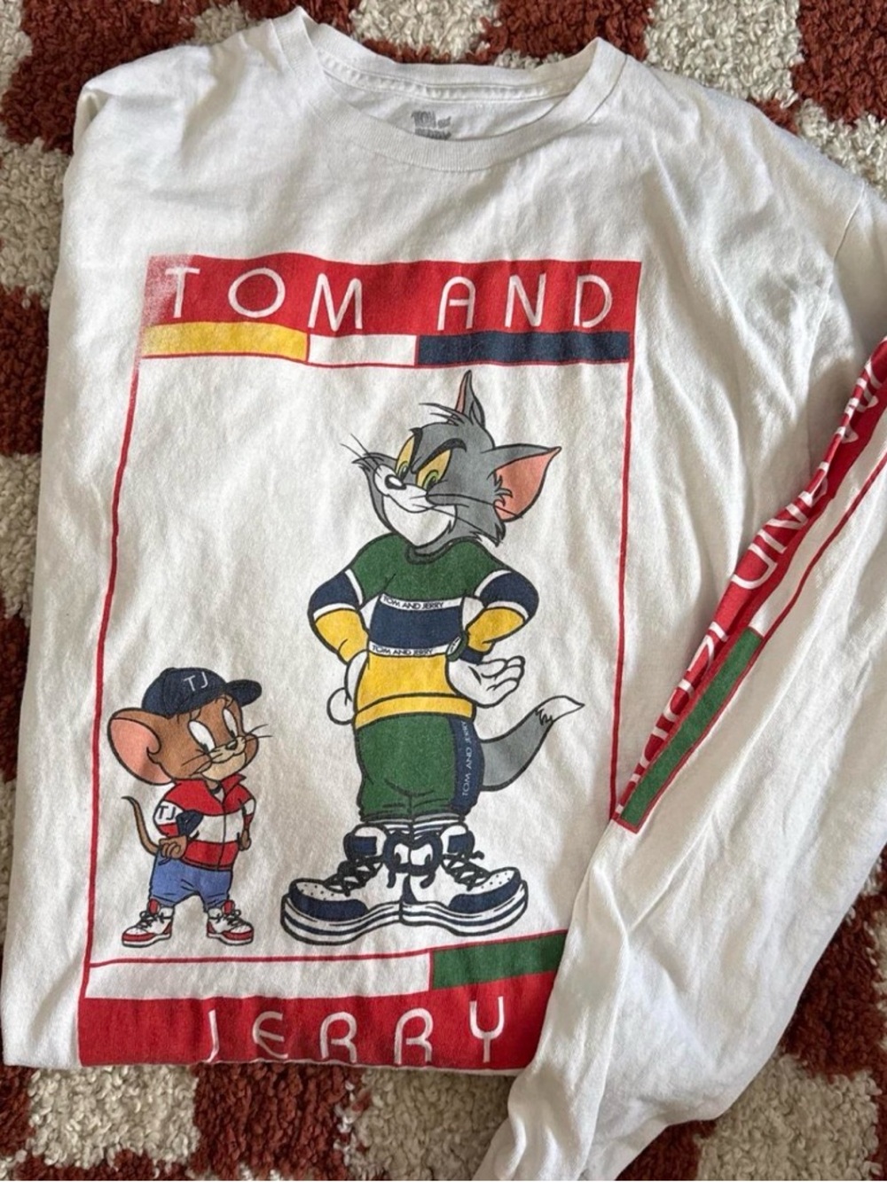 Tom and Jerry White Long-Sleeve Graphic Tee